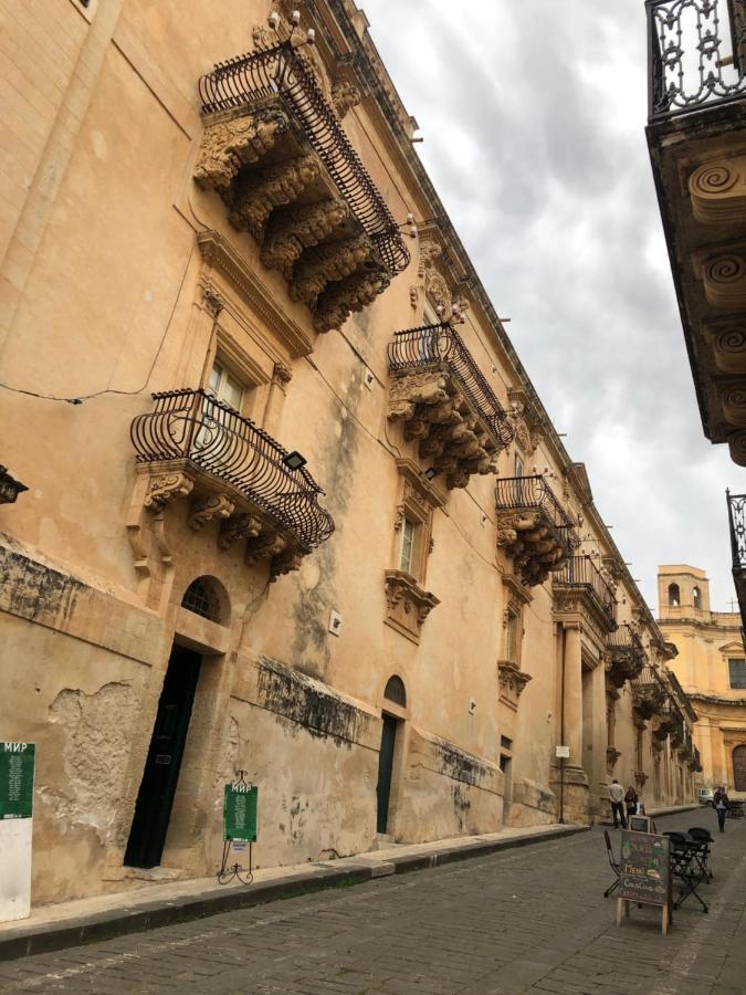 ArtRoom Garden Noto Exterior foto